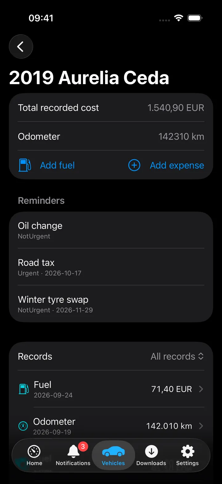 Vehicle detail with totals, odometer and a records picker